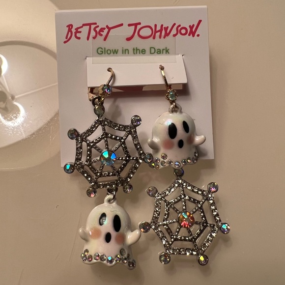 Betsey Johnson Jewelry - Betsey Johnson ghost web mix matched NWT